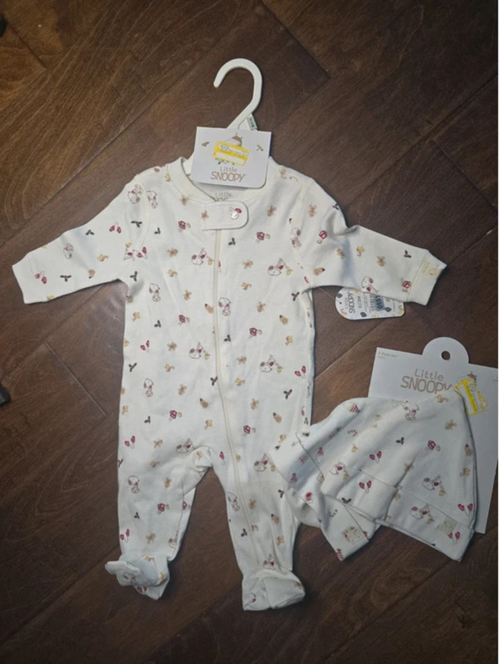 0 to 3m brand new snoopy, christmas pajamas item 551G8